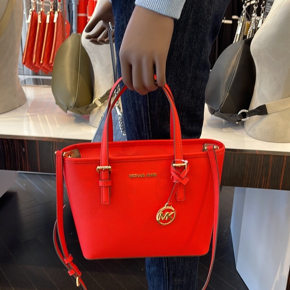 MICHAEL KORS
Jet Set Travel Extra-Small Saffiano Leather Top-Zip Tote Bag
NWT - Picture 11 of 16